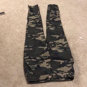 Camo skinny jeans